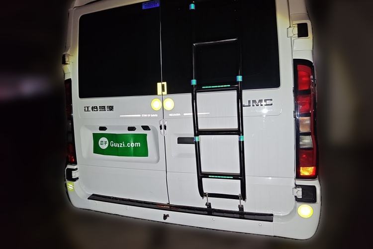 Used JMC Fushun 2023 2.0T Automatic Short-Wheelbase Low-Roof Commercial & Multi-Purpose Passenger Vehicle 6-Seater with Dual-Opening Tailgate Rear