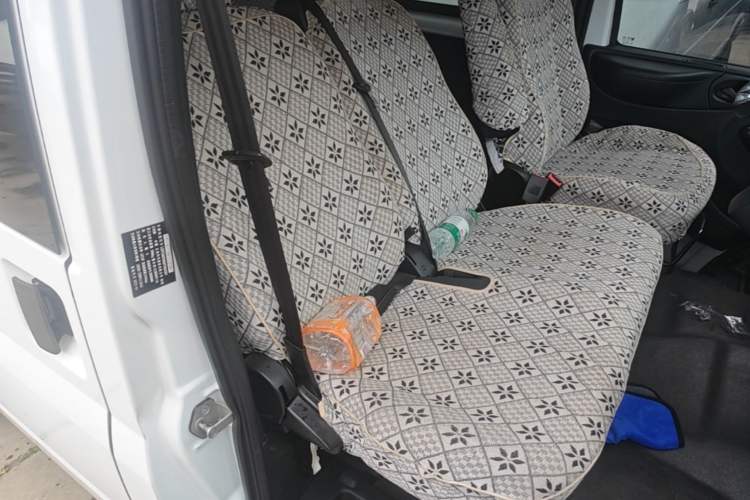 Used JMC Fushun 2023 2.0T Manual Short-Wheelbase Mid-Height Commercial Multi-Purpose 5-Seater Passenger Vehicle Right Front Seat