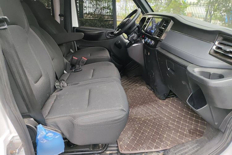 Used JMC Fushun 2023 2.0T Automatic Mid-Range High-Roof Commercial Multi-Purpose 7-Seater Passenger Vehicle Right Front Seat