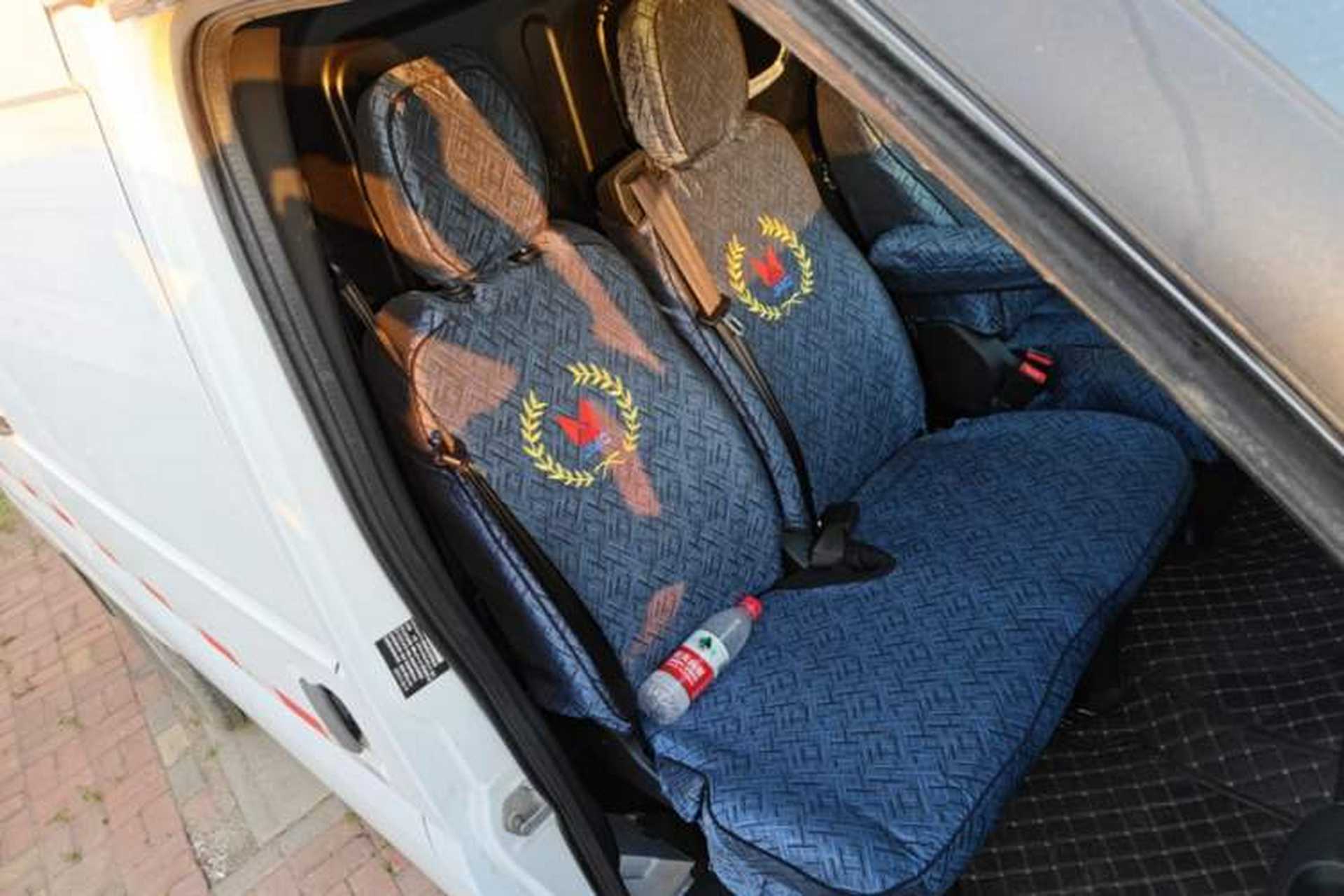 Used JMC Fushun 2023 2.0T Manual Mid-Drive Mid-Roof Commercial Van Transporter 2/3 Seats Right Front Seat
