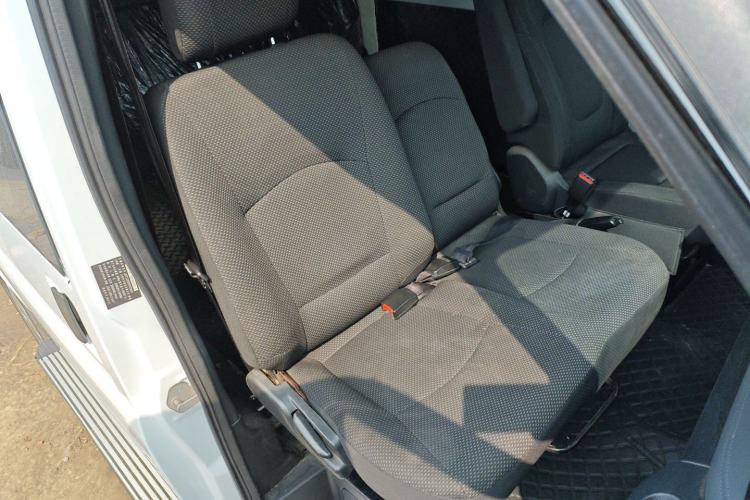 Used JMC Fushun 2023 2.0T Manual Short Wheelbase Low-Roof Commercial Multi-Purpose Passenger Vehicle 6 Seats with Lift-Up Tailgate Right Front Seat