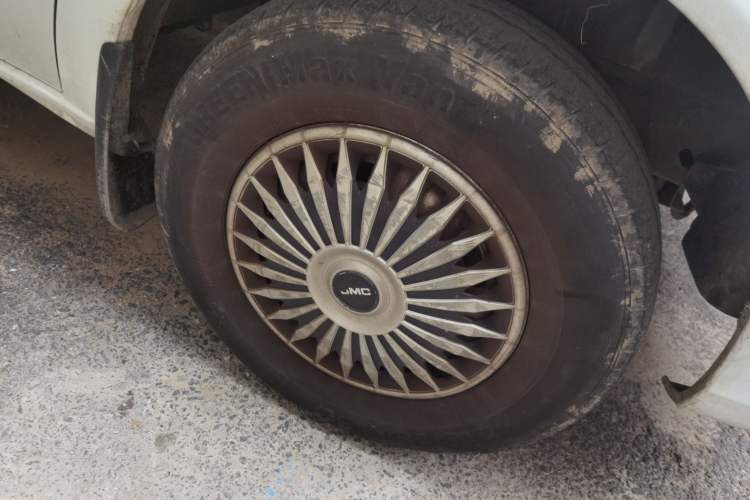 Used JMC Fushun  Right Front Wheel Hub