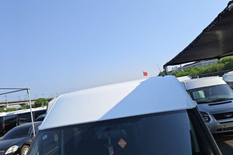 Used JMC Fushun 2023 2.0T Automatic Short-Wheelbase Mid-Height Commercial Multi-Purpose Passenger Vehicle 5 Seats Roof