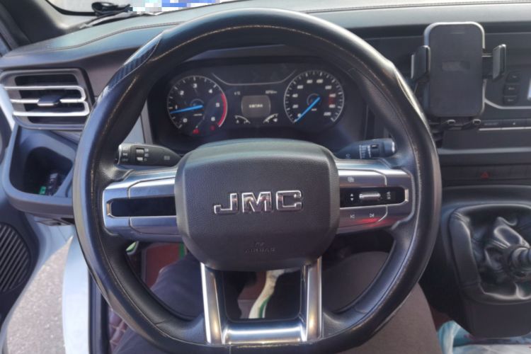Used JMC Fushun 2023 2.0T Manual Short-Wheelbase Low-Roof Commercial Van 2/3 Seats with Lift-Up Tailgate Steering Wheel