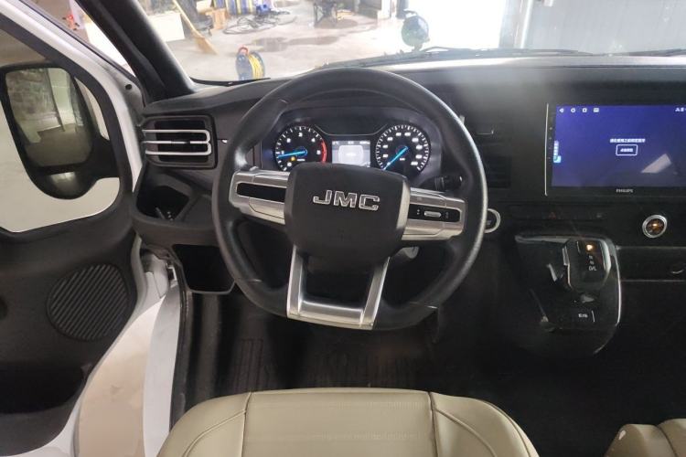 Used JMC Fushun 2023 2.0T Automatic Short-Wheelbase Low-Roof Commercial & Multi-Purpose Passenger Vehicle 6-Seater with Dual-Opening Tailgate Steering Wheel