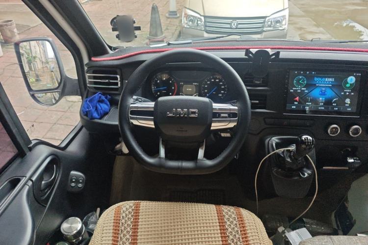 Used JMC Fushun 2023 2.0T Manual Diesel Long-Wheelbase High-Roof Business Van with Dual Rear Tires 6–9 Seats Steering Wheel