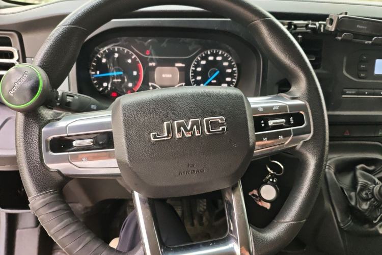 Used JMC Fushun 2023 2.0T Manual Short-Wheelbase Low-Roof Commercial Multi-Purpose Passenger Vehicle 6 Seats with Dual-Opening Tailgate Steering Wheel