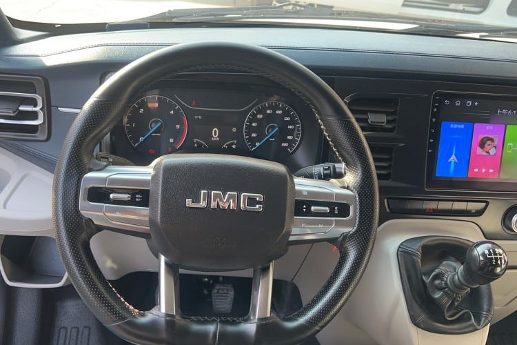 Used JMC Fushun 2023 2.0T Manual Mid-Roof Mid-Height Passenger Version Business-Class 9-Seater (Non-Commercial) Steering Wheel