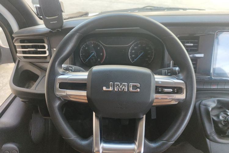 Used JMC Fushun 2023 2.0T Manual Diesel Long-Wheelbase High-Roof Business Van with Dual Rear Tires 6–9 Seats Steering Wheel