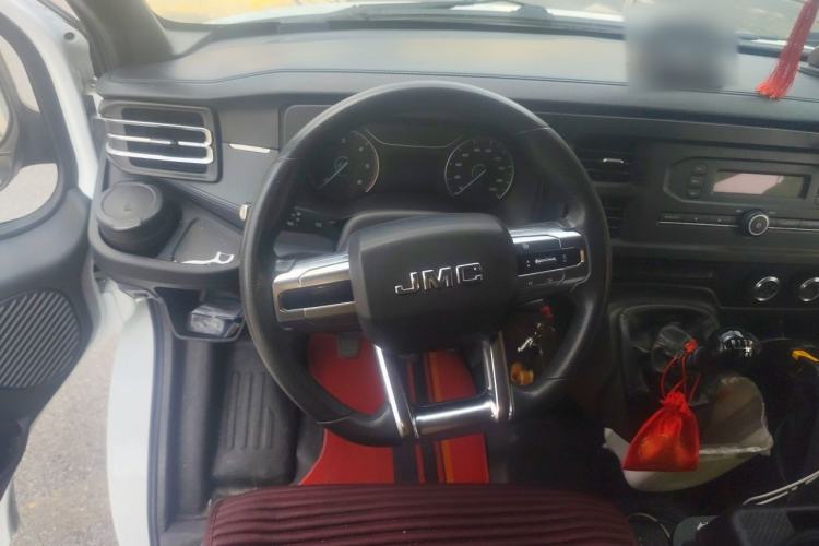 Used JMC Fushun 2023 2.0T Manual Short Wheelbase Mid-Height Passenger Version Business-Class 11-Seater (Non-Operational) Steering Wheel