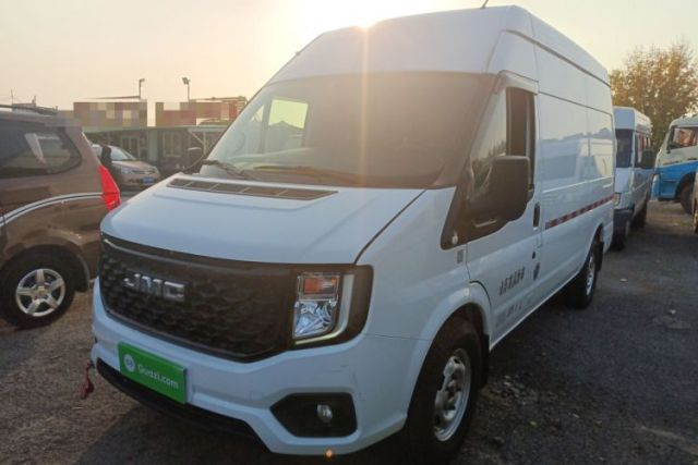 Used JMC Fushun 2023 2.0T Automatic Mid-Drive High-Roof Commercial Van Transport Vehicle with 2/3 Seats