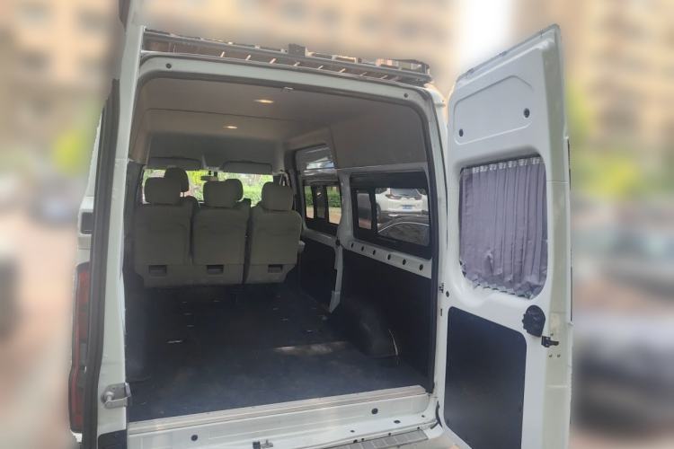 Used JMC Fushun 2023 2.0T Automatic Mid-Range High-Roof Commercial Multi-Purpose Passenger Vehicle with 6 Seats Trunk