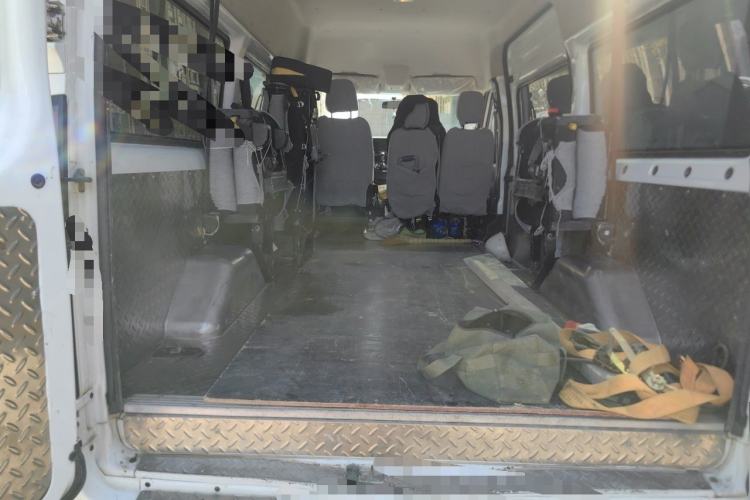 Used JMC Fushun 2023 2.0T Manual Mid-Drive Mid-Roof Commercial Multi-Purpose 7-Seater Passenger Vehicle Trunk