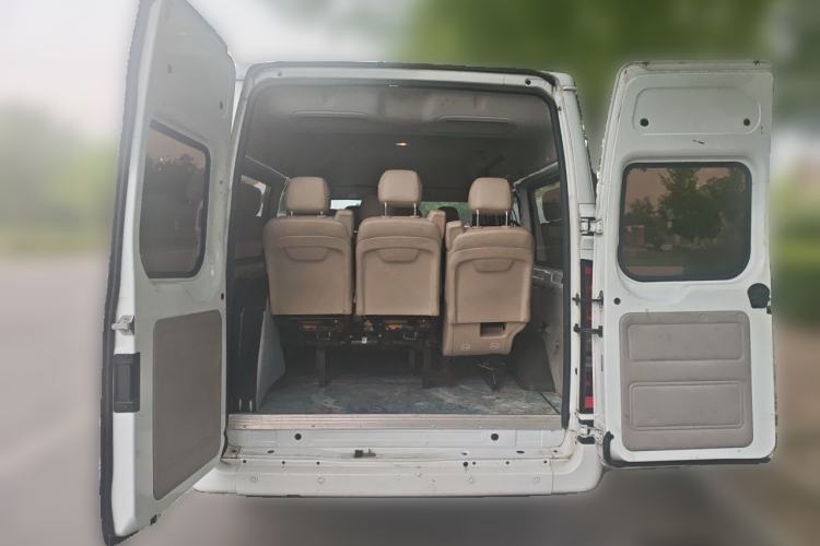 Used JMC Fushun 2023 2.0T Automatic Mid-Roof Business Class 9 (Non-Commercial) Trunk