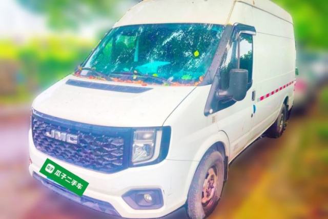 Used JMC Fushun 2023 2.0T Manual Mid-Drive Mid-Roof Commercial Van Transporter 2/3 Seats