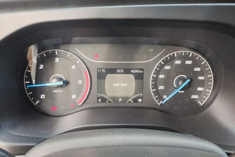 Used JMC Fushun 2023 2.0T Automatic Short-Wheelbase Low-Roof Commercial & Multi-Purpose Passenger Vehicle 6-Seater with Dual-Opening Tailgate Instrument Cluster