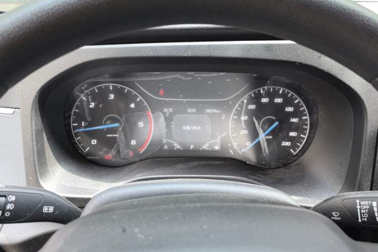 Used JMC Fushun 2023 2.0T Automatic Short-Wheelbase Garage-Version Commercial Multi-Purpose 6-Seater Passenger Vehicle Instrument Cluster