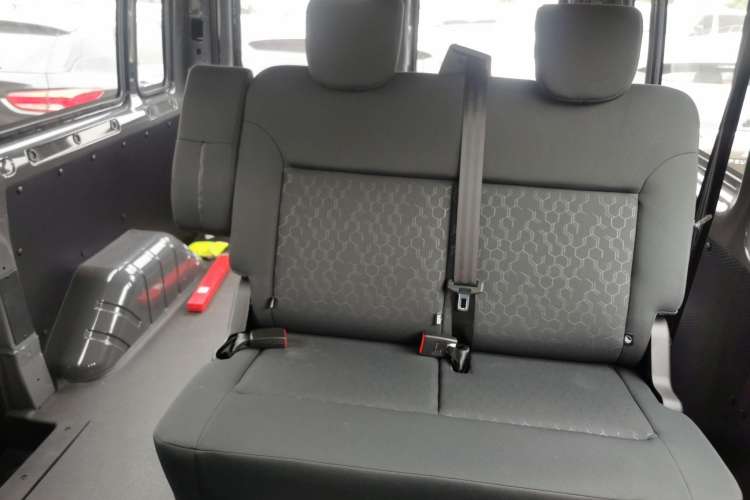 Used JMC Fushun 2024 2.0T Manual Diesel Short-Wheelbase Low-Roof Commercial Multi-Purpose Passenger Vehicle 5 Seats (Double-Swing Tailgate) Left Rear Seat