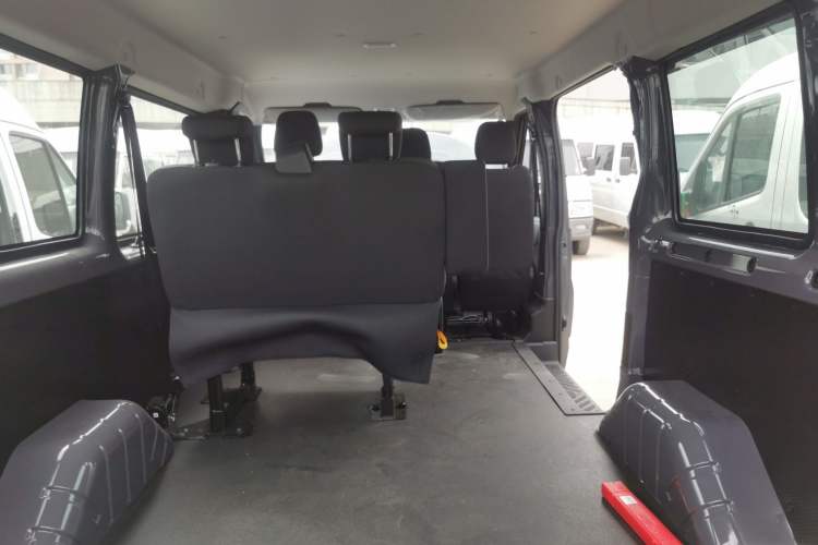 Used JMC Fushun 2024 2.0T Manual Diesel Short-Wheelbase Low-Roof Commercial Multi-Purpose Passenger Vehicle 5 Seats (Double-Swing Tailgate) Trunk
