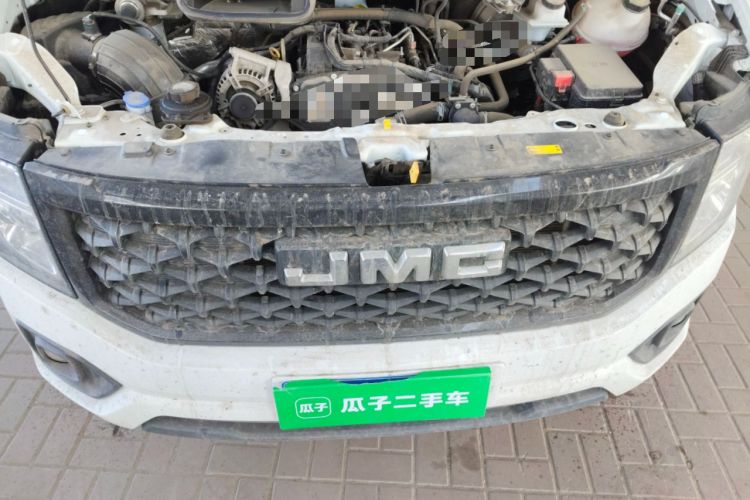 Used JMC Fushun 2024 2.0T Manual Diesel Short-Wheelbase Mid-Roof Commercial Utility MPV with 5 Seats Engine Bay