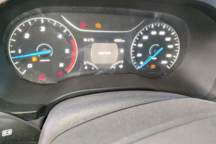 Used JMC Fushun 2024 2.0T Manual Diesel Short-Wheelbase Mid-Roof Commercial Utility MPV with 5 Seats Instrument Cluster