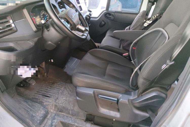 Used JMC Fushun 2024 2.0T Manual Diesel Short-Wheelbase Mid-Roof Commercial Utility MPV with 5 Seats Left Front Seat