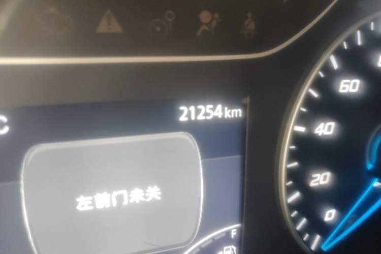 Used JMC Fushun 2024 2.0T Manual Diesel Short-Wheelbase Low-Roof Commercial Multi-Purpose Passenger Vehicle 5 Seats (Double-Swing Tailgate) Odometer Close Up