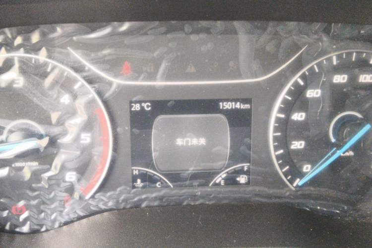 Used JMC Fushun 2024 2.0T Manual Diesel Short-Wheelbase Mid-Roof Commercial Utility MPV with 5 Seats Odometer Close Up