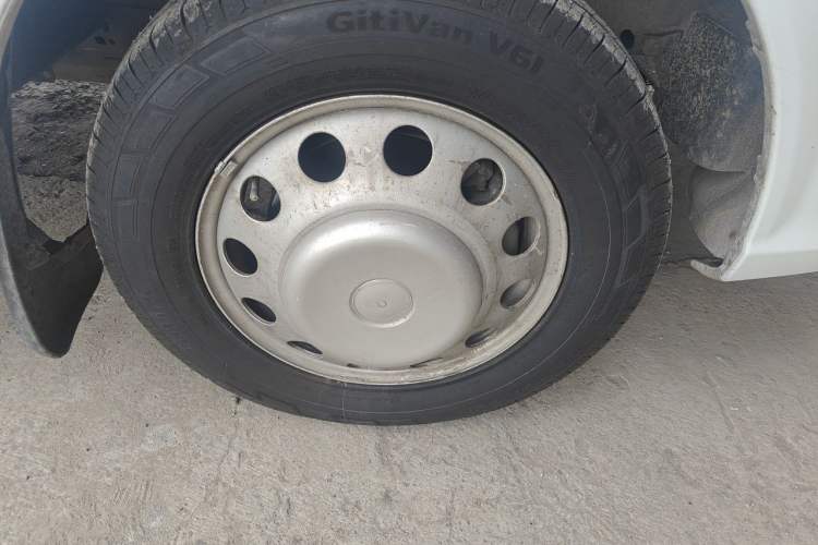 Used JMC Fushun  Right Front Wheel Hub
