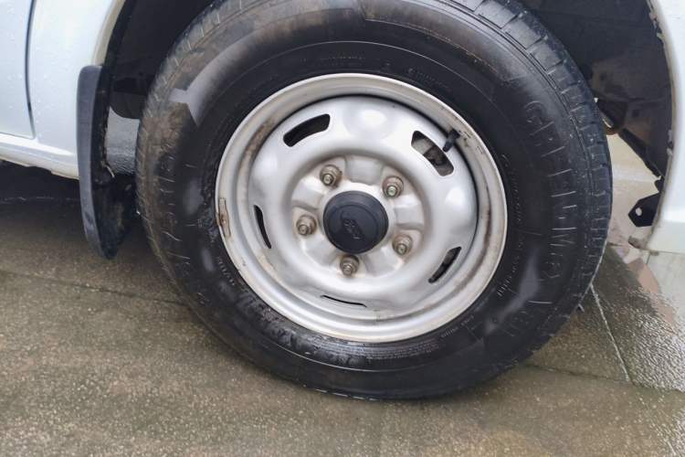 Used JMC Fushun  Right Front Wheel Hub