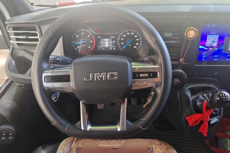 Used JMC Fushun 2024 2.0T Manual Diesel Short-Wheelbase Low-Roof Commercial Multi-Purpose Passenger Vehicle 5 Seats (Double-Swing Tailgate) Steering Wheel
