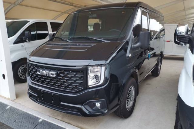 Used JMC Fushun 2025 2.0T 6MT Diesel Short-Wheelbase Low-Roof Commercial Multi-Purpose Passenger Vehicle with 5/6 Seats and Twin-Swing Tailgate