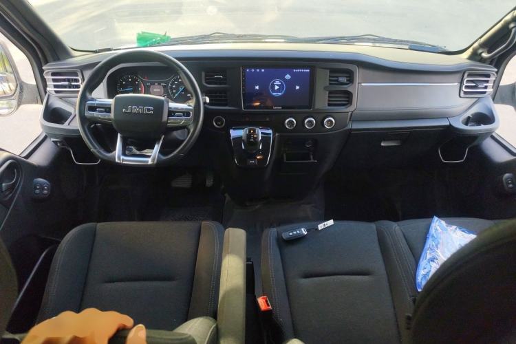 Used JMC Fushun 2025 2.0T 8AT Diesel Short-Wheelbase Low-Roof Commercial Multi-Purpose Passenger Vehicle with 5/6 Seats and Dual-Swing Tailgate Center Console