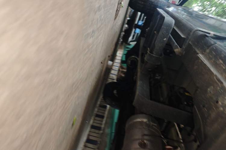 Used JMC Fushun 2025 2.0T 8AT Diesel Mid-Roof Mid-Height Business-Class 9-Seater (Non-Commercial) Chassis Front Right