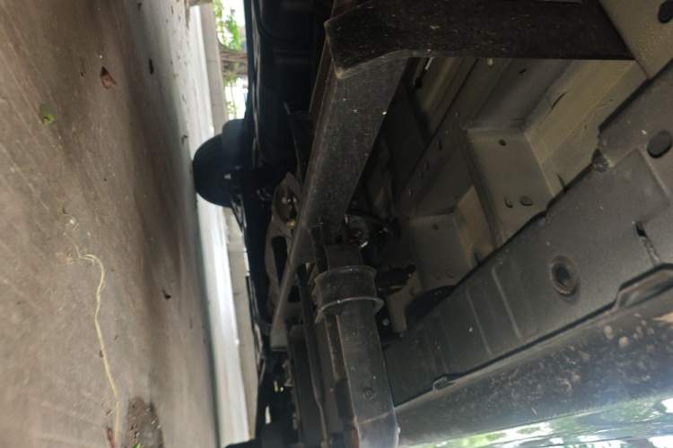 Used JMC Fushun 2025 2.0T 8AT Diesel Mid-Roof Mid-Height Business-Class 9-Seater (Non-Commercial) Chassis Rear Right
