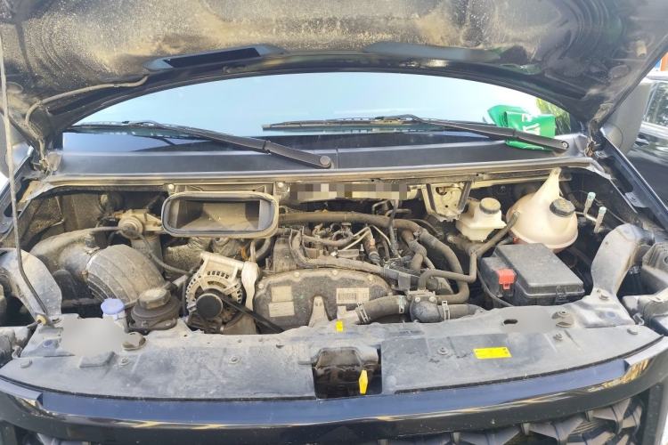 Used JMC Fushun 2025 2.0T 8AT Diesel Short-Wheelbase Low-Roof Commercial Multi-Purpose Passenger Vehicle with 5/6 Seats and Dual-Swing Tailgate Engine Bay