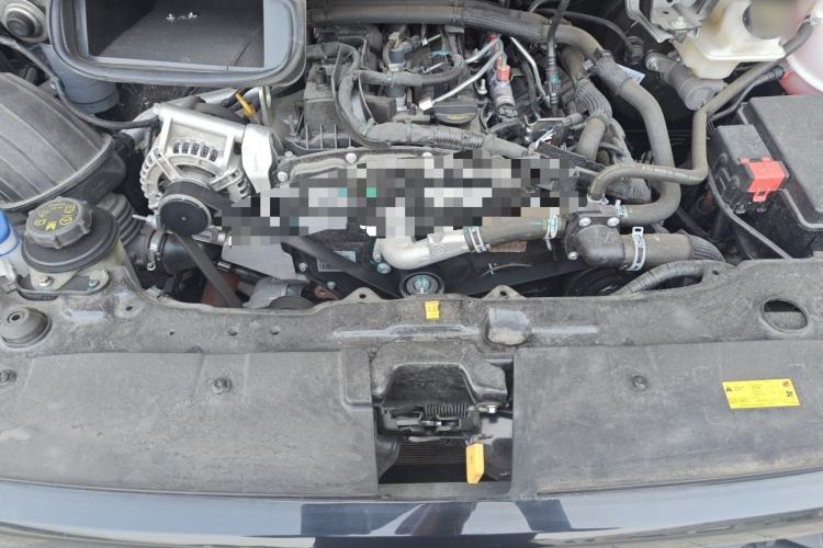 Used JMC Fushun 2025 2.0T 8AT Diesel Mid-Range Mid-Top Commercial Multi-Purpose 7-Seater Passenger Vehicle Engine Bay