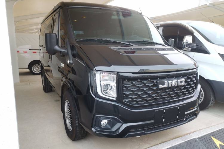 Used JMC Fushun 2025 2.0T 6MT Diesel Short-Wheelbase Low-Roof Commercial Multi-Purpose Passenger Vehicle with 5/6 Seats and Twin-Swing Tailgate Exterior 2