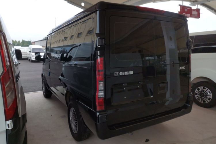 Used JMC Fushun 2025 2.0T 6MT Diesel Short-Wheelbase Low-Roof Commercial Multi-Purpose Passenger Vehicle with 5/6 Seats and Twin-Swing Tailgate Exterior 3