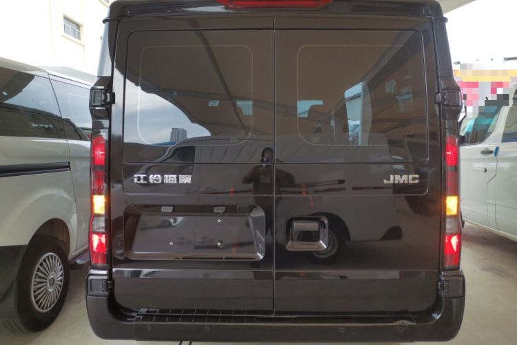 Used JMC Fushun 2025 2.0T 6MT Diesel Short-Wheelbase Low-Roof Commercial Multi-Purpose Passenger Vehicle with 5/6 Seats and Twin-Swing Tailgate Exterior 4
