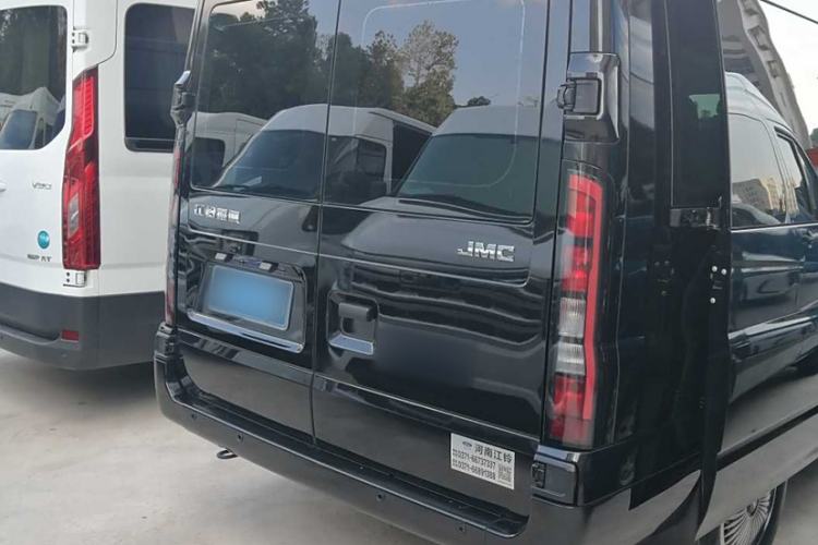Used JMC Fushun 2025 2.0T 6MT Diesel Mid-Range Business-Class 9-Seater (Non-Commercial) Exterior 4