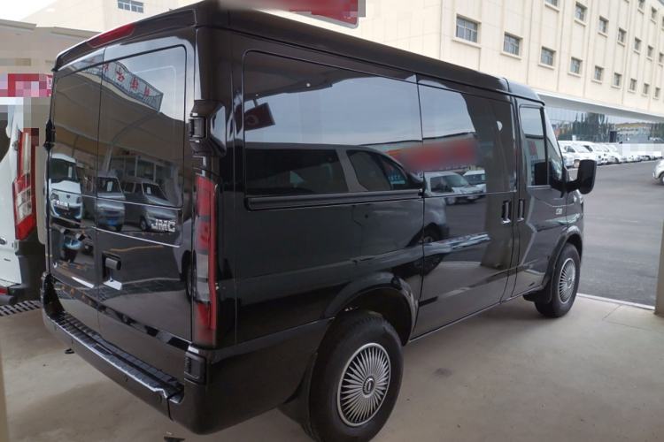 Used JMC Fushun 2025 2.0T 6MT Diesel Short-Wheelbase Low-Roof Commercial Multi-Purpose Passenger Vehicle with 5/6 Seats and Twin-Swing Tailgate Exterior 5