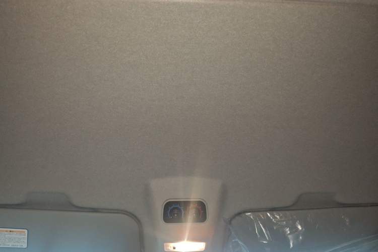 Used JMC Fushun 2025 2.0T 8AT Diesel Mid-Roof Mid-Height Business-Class 9-Seater (Non-Commercial) Headliner