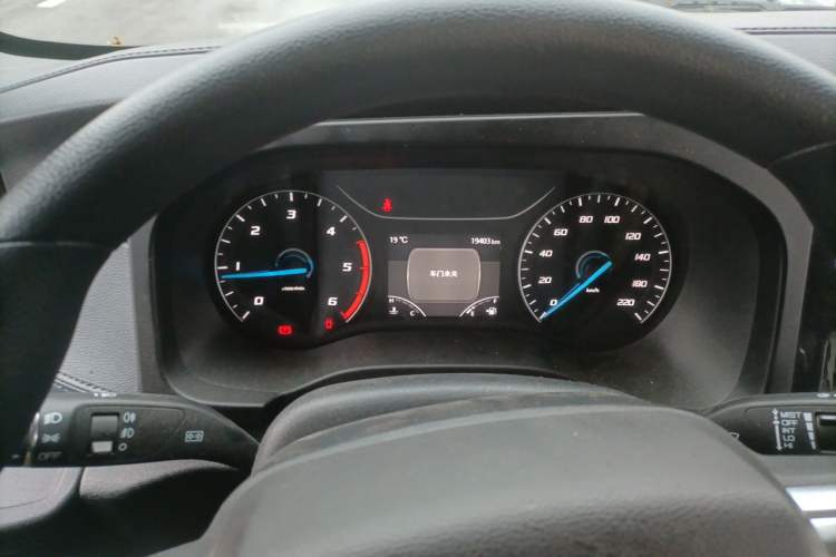 Used JMC Fushun 2025 2.0T 8AT Diesel Mid-Range High-Roof Commercial & Multi-Purpose Passenger Vehicle 5/6 Seats Instrument Cluster