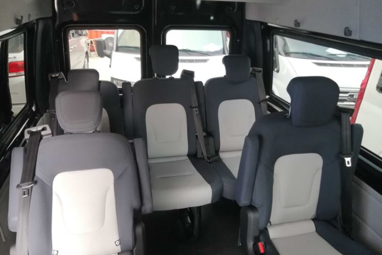 Used JMC Fushun 2025 2.0T 6MT Diesel Mid-Range Business-Class 9-Seater (Non-Commercial) Interior 5