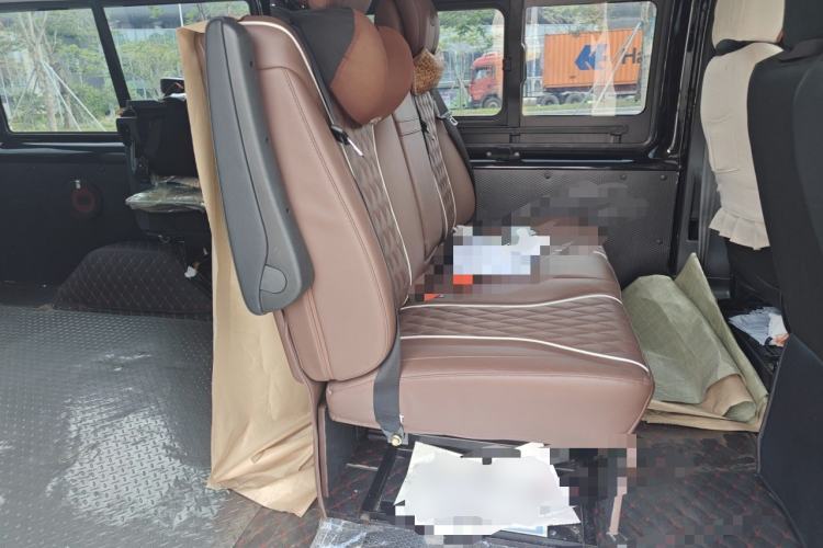 Used JMC Fushun 2025 2.0T 8AT Diesel Mid-Range Mid-Top Commercial Multi-Purpose 7-Seater Passenger Vehicle Left Rear Seat