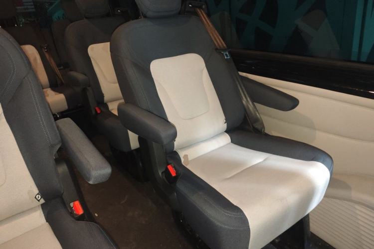 Used JMC Fushun 2025 2.0T 8AT Diesel Mid-Roof Mid-Height Business-Class 9-Seater (Non-Commercial) Left Rear Seat