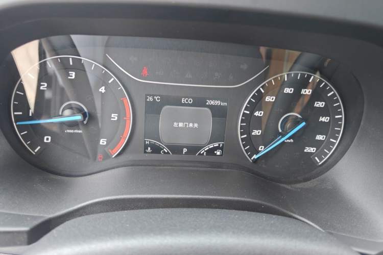 Used JMC Fushun 2025 2.0T 8AT Diesel Mid-Range Mid-Top Commercial Multi-Purpose 7-Seater Passenger Vehicle Odometer Close Up