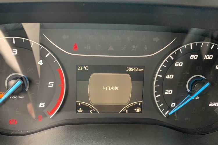 Used JMC Fushun 2025 2.0T 6MT Diesel Mid-Range Business-Class 9-Seater (Non-Commercial) Odometer Close Up