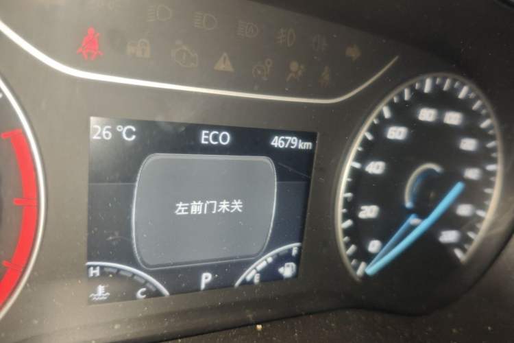 Used JMC Fushun 2025 2.0T 8AT Diesel Mid-Roof Mid-Height Business-Class 9-Seater (Non-Commercial) Odometer Close Up